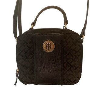 Tommy Hilfiger crossbody purse